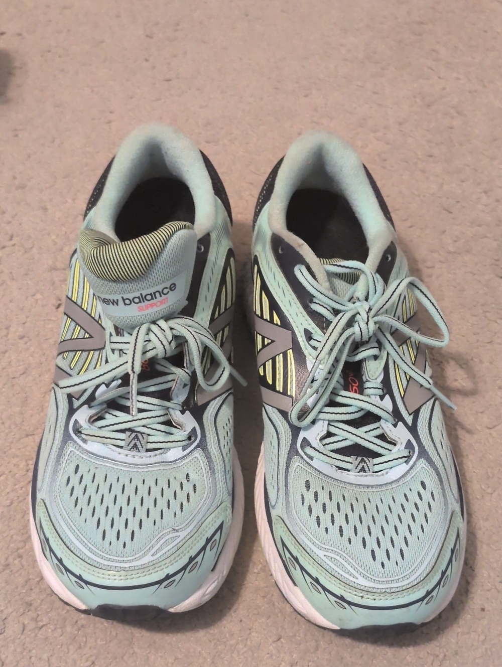 New Balance 860 V7 Women's Light Mint Running Sneakers